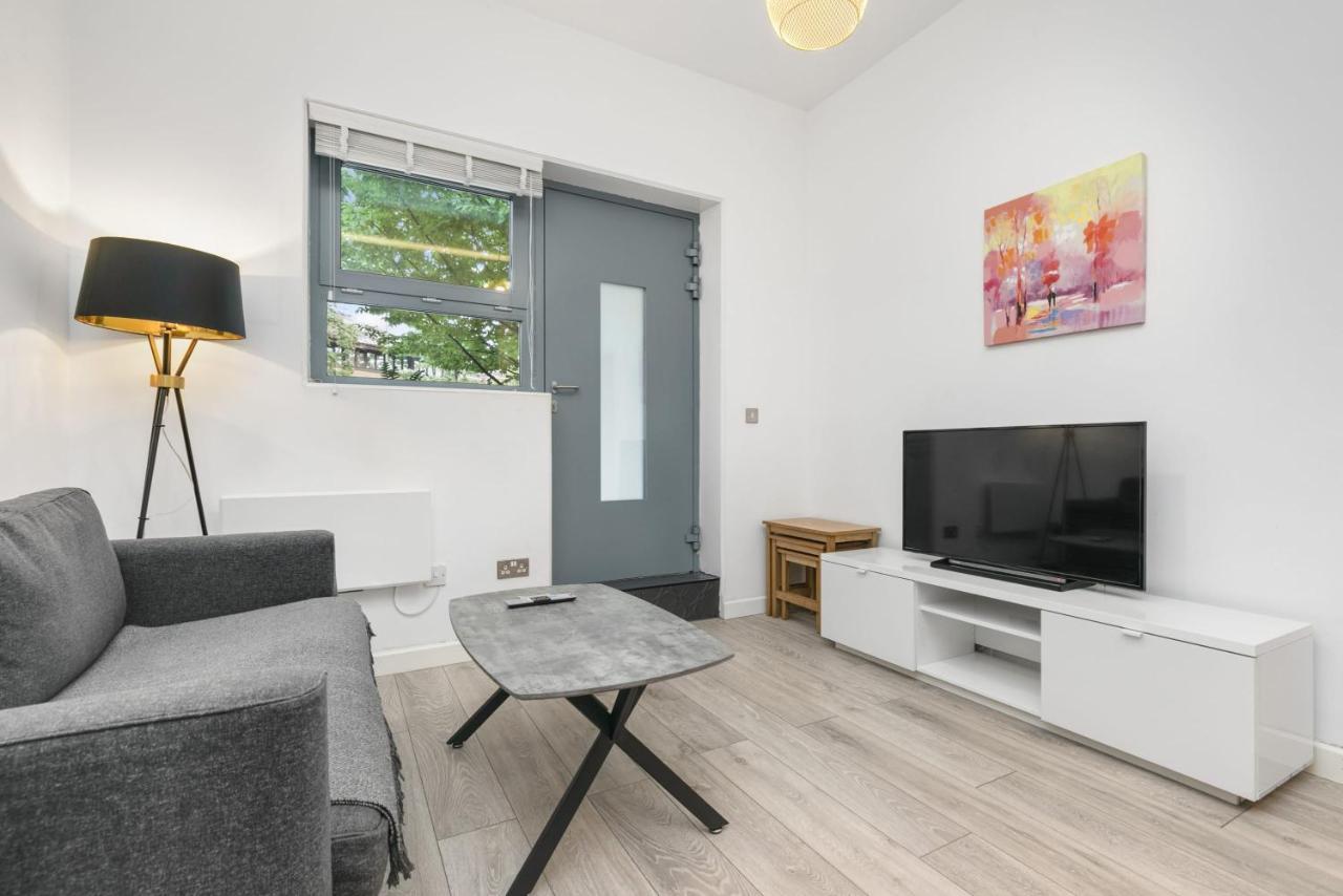 Modern 1 Bedroom Apartment In Central Woking Exterior foto